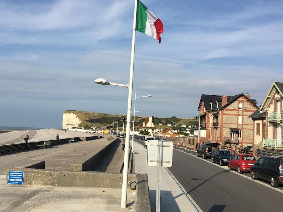 Albatros Studio A Moins De 50 Metres De La Plage, Vue Degagee Sur La Vallee Lägenhet Veulettes-sur-Mer Exteriör bild